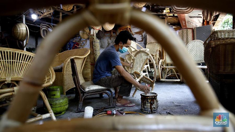 UMKM Pengrajin Rotan (CNBC Indonesia/Tri Susilo)