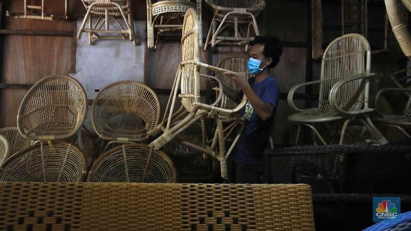 UMKM Pengrajin Rotan (CNBC Indonesia/Tri Susilo)