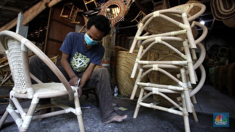 UMKM Pengrajin Rotan (CNBC Indonesia/Tri Susilo)
