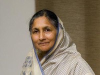 Kisah Ibu Rumah Tangga di India yang Kini Jadi Wanita Terkaya Dunia