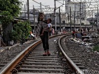 Orang Kota Lebih Merana Karena Corona Ketimbang Orang Desa