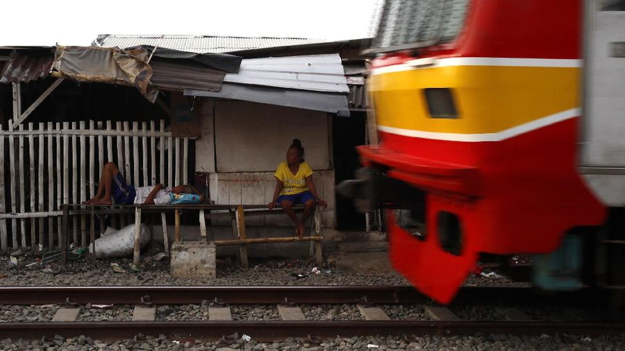 Potret Kemiskinan Ibu Kota di Tengah Pandemi (CNBC Indonesia/Tri Susilo) Potret Kemiskinan Ibu Kota di Tengah Pandemi (CNBC Indonesia/Tri Susilo)