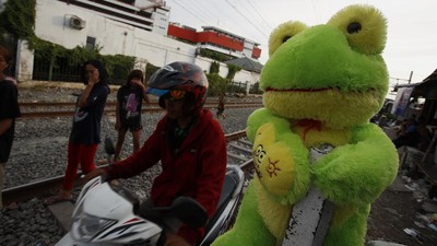 Potret Kemiskinan Ibu Kota di Tengah Pandemi (CNBC Indonesia/Tri Susilo) Potret Kemiskinan Ibu Kota di Tengah Pandemi (CNBC Indonesia/Tri Susilo)