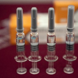Sudah Disuntik Vaksin Sinovac di RI, Pakainya Booster Apa?