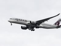 Penumpang Qatar Airways Trauma Terpaksa Duduk di Samping Mayat