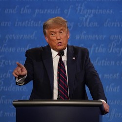 Begini Detik-detik Donald Trump & Istri Positif Covid-19