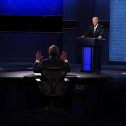 Dear Investor, Trump Kena Covid, Biden Bakal Menang Pemilu?