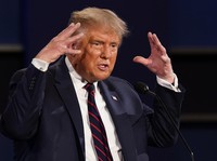 Trump Kena Corona, Kenapa Pasar Jadi Ambyar?