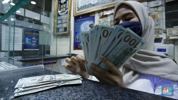 Ilustrasii Dollar AS (CNBC Indonesia/ Tri Susilo) Ilustrasii Dollar AS (CNBC Indonesia/ Tri Susilo)