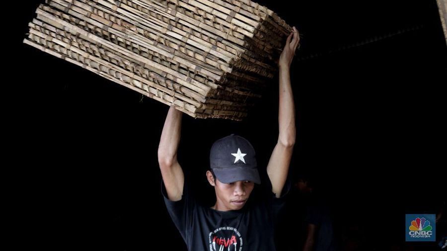 Industri Kerupuk Merah