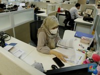 Luhut Minta Kantor WFH 75%, Pengusaha: Bisnis Jadi Redup Lagi