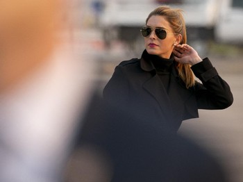 Siapa Si Cantik Hope Hicks, Kasus Awal Trump Positif Corona?