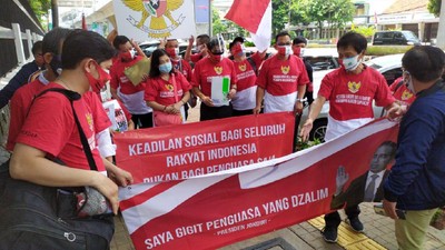 Nasabah Wanaartha melakukan aksi damai di depan gedung Kejaksaan Agung, Kebayoran Baru, Jakarta Selatan., Kamis (1/10/2020). (ist)