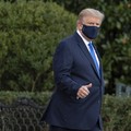 Geger! Tinggalkan RS, Trump Lepas Masker & Sebut Kebal Corona