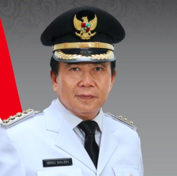 Suasana Haru Pemakaman Protokol Covid Bupati Bangka Tengah
