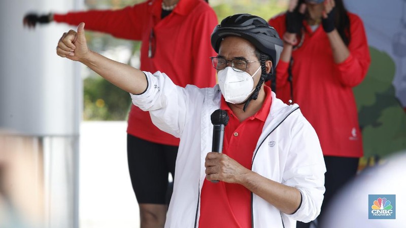 Menteri Perhubungan Budi Karya Sumadi melakukan kunjungan kerja (Kunker) ke kawasan BSD City, Tangerang. (CNBC Indonesia/Tri Susilo)
