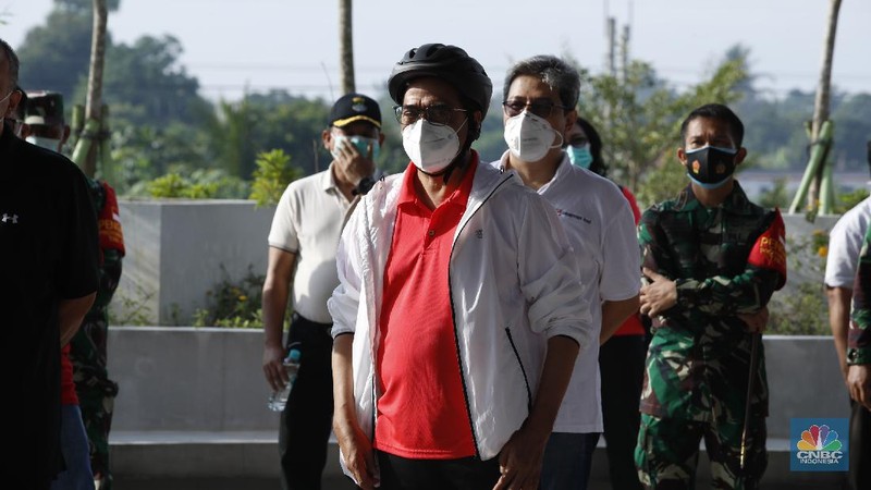 Menteri Perhubungan Budi Karya Sumadi melakukan kunjungan kerja (Kunker) ke kawasan BSD City, Tangerang. (CNBC Indonesia/Tri Susilo)