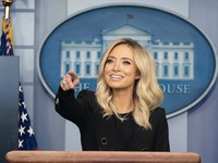 Sekretaris Pers Gedung Putih Kayleigh McEnany Positif Corona