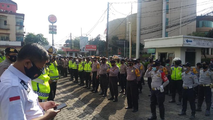 Sejumlah buruh di daerah ditahan untuk tidak berdemo di gedung DPR/MPR RI, Jakarta. (Dok: KSPI)