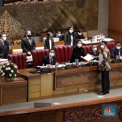 UU Ciptaker Sah, 43.600 Regulasi Lain Masih Berantakan di RI