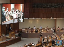 Momen DPR Sahkan RUU Omnibus Law Cipta Kerja Jokowi Jadi UU