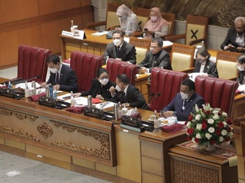 Kejar Tayang, RUU Ciptaker Dikebut Siang Malam Sabtu-Minggu