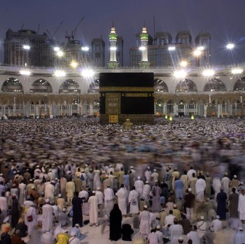 Melihat Umrah yang Diizinkan Kembali di Tanah Suci Mekkah