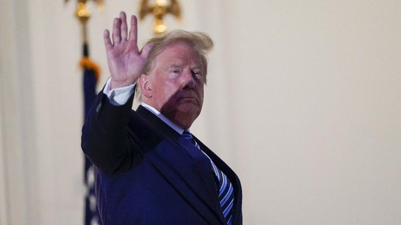 Presiden Amerika Serikat (AS) Donald Trump tidak memakai masker saat berada di Gedung Putih. (AP/Alex Brandon)
