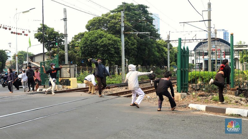 Suasana Rapat Paripurna DPR RI Senin (5 Oktober 2020). Rapat Paripurna mengesahkan Rancangan Undang-Undang (RUU) Cipta Kerja (Omnibus Law Ciptaker) menjadi Undang-undang resmi. (CNBC Indoensia/Muhammad Sabki)