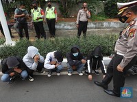 Jelang Demo di Depan Istana, Puluhan Orang Diamankan Polisi