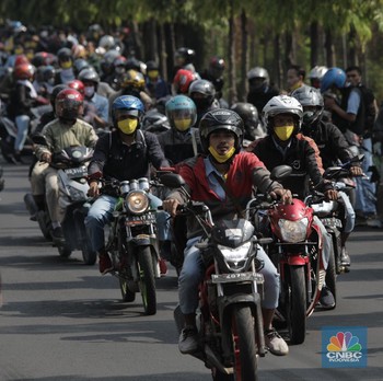 Hari Kedua Mogok Nasional, Intip Demo Buruh di Cikarang Jabar
