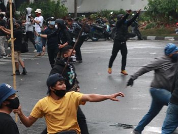 25 Tahun Krisis: Rakyat Ngamuk, Etnis Tionghoa Jadi Sasaran