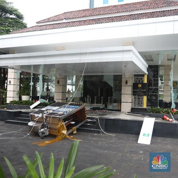 Brutalnya Pendemo, Gedung ESDM Diobrak-Abrik