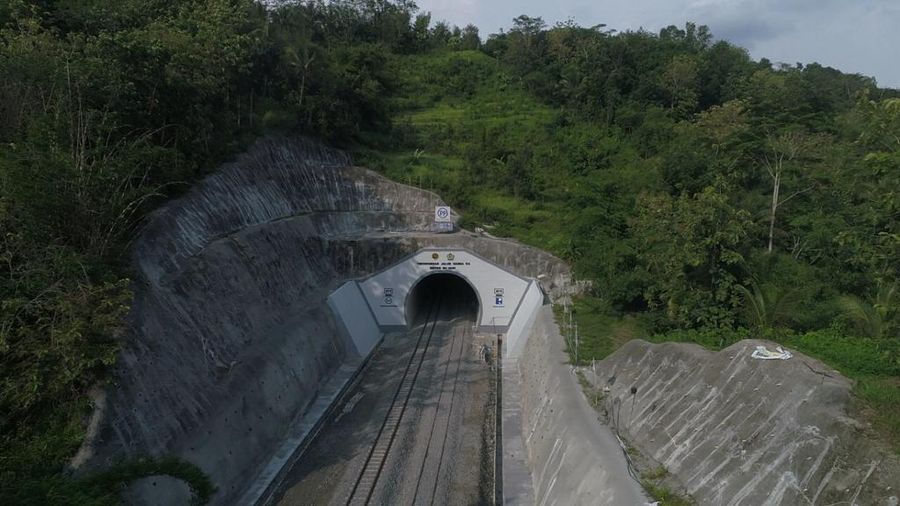 Pemerintah merampungkan jalur ganda kereta api (KA) lintas selatan Jawa dari Cirebon sampai Jombang sepanjang 550 Km. (Dok: Humas Ditjen Perkeretaapian Kemenhub)