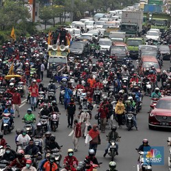 Airlangga Tuding Ada Bohir Demo, Buruh: Kita Punya Uang!