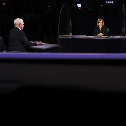 Ini Hasil Debat Mike Pence-Kamala Harris: Corona Hingga Lalat