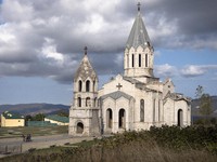 Perang Armenia-Azerbaijan Jalan Terus, Katedral Jadi Sasaran