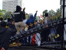 Risma Naik Pitam & Nangis: Surabaya 'Hancur' karena Demo