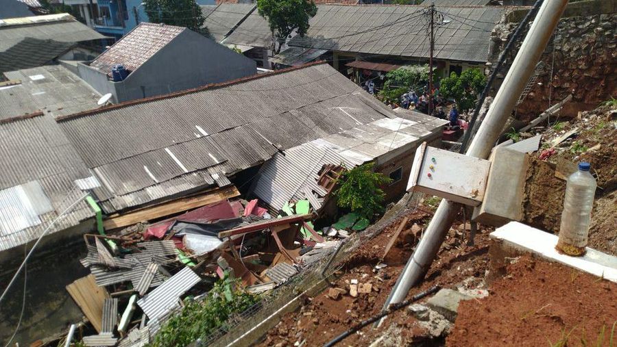Longsor di Ciganjur, Jakarta Selatan (detikcom/ Dedy Istanto)