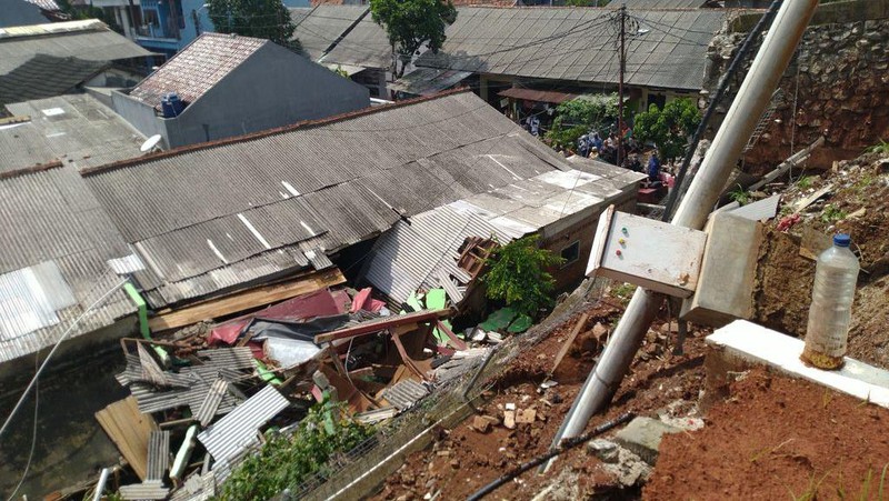 Longsor di Ciganjur, Jakarta Selatan (detikcom/ Dedy Istanto)