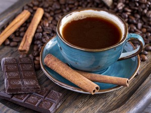 5 Pemanis Alami Sebagai Pengganti Gula di Kopi yang Lebih Sehat