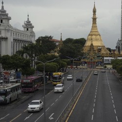 Situasi Myanmar Mencekam, Bank Tutup & Warga Antre Tarik Duit