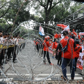 Penampakan Buruh yang Mau Geruduk Istana Tolak Omnibus Law
