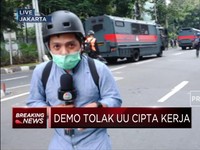 Demo Tolak UU Cipataker Ricuh, Petugas Amankan Demonstran!