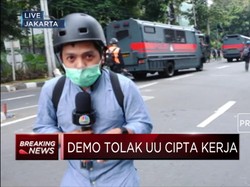 Demo Tolak UU Cipataker Ricuh, Petugas Amankan Demonstran!