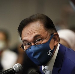 Melihat Politik Malaysia, Kala Anwar Sudah Bertemu Raja