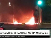 Waduh! Massa Mulai Lakukan Pembakaran di Cideng Jakarta Pusat
