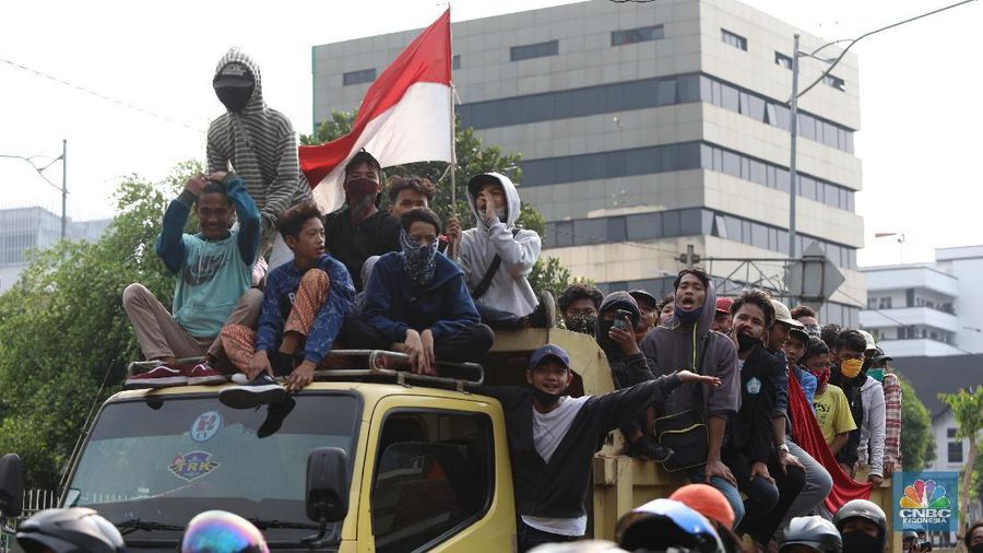 Demo Buruh Tolak Omnibus Law (CNBC Indonesia/ Andrean Kristianto)
