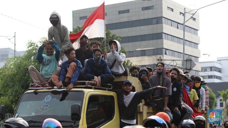 Demo Buruh Tolak Omnibus Law (CNBC Indonesia/ Andrean Kristianto)