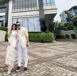 Viral! Aksi Crazy Rich Malang Hadiahi Istri Tower di Jakarta